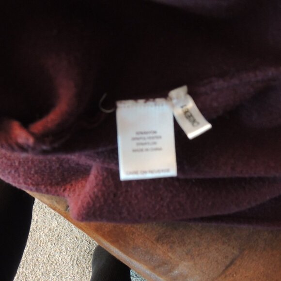 Stunning Gabrielle Union ribbed bodycon sweater dress in a bold red color. Featu - Picture 6 of 6